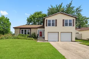 88 Hesterman Dr, Glendale Heights, IL 60139 - Photo 1