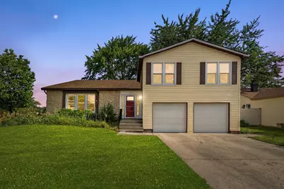 88 Hesterman Drive, Glendale Heights, IL 60139 - Photo 2