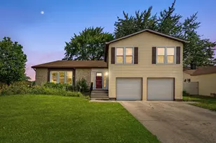 88 Hesterman Dr, Glendale Heights, IL 60139 - Photo 2