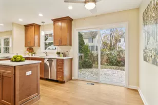 630 Woodhollow Ln, Buffalo Grove, IL 60089 - Photo 16