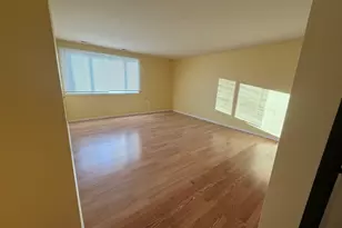 2600 Brookwood Way Dr, Rolling Meadows, IL 60008 - Photo 4