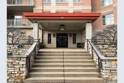 40 Prairie Park Drive #707, Wheeling, IL 60090 - Photo 2