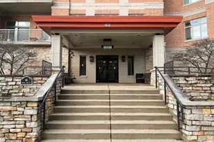 40 Prairie Park Dr, Wheeling, IL 60090 - Photo 2