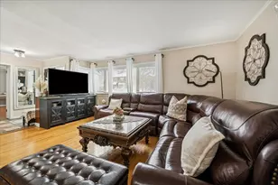 5239 N Virginia Ave, Chicago, IL 60625 - Photo 8