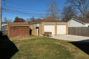 886 E Thacker St, Des Plaines, IL 60016 - Photo 18