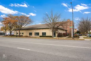 1900 W Peterson Ave, Chicago, IL 60660 - Photo 1