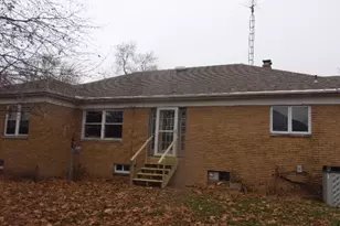 102 W Center St, Leroy, IL 61752 - Photo 2