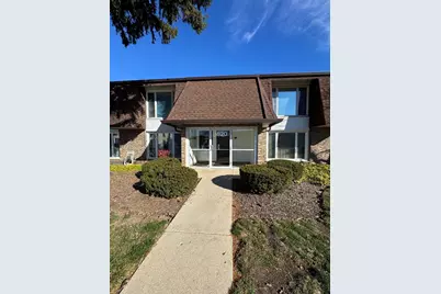 1820 W Surrey Park Lane #1B, Arlington Heights, IL 60005 - Photo 1