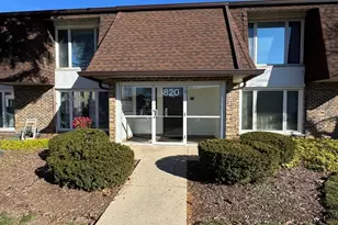 1820 W Surrey Park Ln, Arlington Heights, IL 60005 - Photo 1