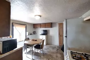 3601 W 58th Pl, Chicago, IL 60629 - Photo 6