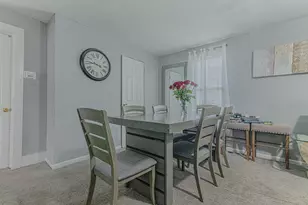 552 Walnut Ave, Elgin, IL 60123 - Photo 6