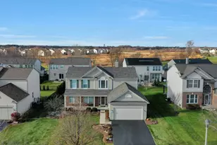 3121 Drury Ln, Carpentersville, IL 60110 - Photo 2