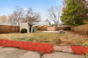 1812 Shady Crest St, Decatur, IL 62521 - Photo 14