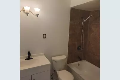 7 Wildwood Road, Elk Grove Village, IL 60007 - Photo 6