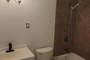 7 Wildwood Rd, Elk Grove Village, IL 60007 - Photo 6