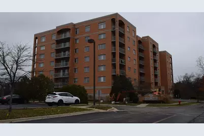 6801 N Milwaukee Avenue #404, Niles, IL 60714 - Photo 2