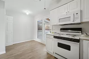 1626 Rice St, Waukegan, IL 60087 - Photo 4