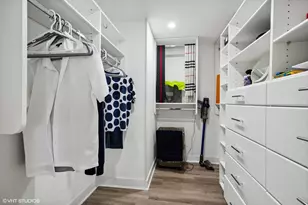 175 E Delaware Pl, Chicago, IL 60611 - Photo 18