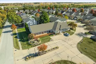 2716 Westbrook Dr, Bloomington, IL 61705 - Photo 32