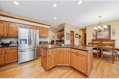 911 Hampton Drive, Carol Stream, IL 60188 - Photo 12