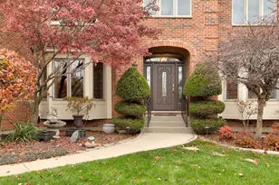 911 Hampton Dr, Carol Stream, IL 60188 - Photo 4