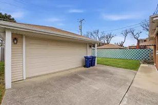 1542 Homestead Rd, La Grange Park, IL 60526 - Photo 20