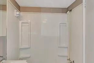 411 N Prairie Ave, Bradley, IL 60915 - Photo 18