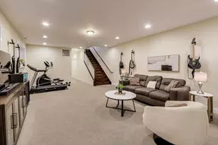 1045 W 34th Pl, Chicago, IL 60608 - Photo 30