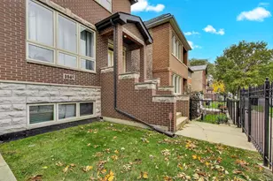 1045 W 34th Pl, Chicago, IL 60608 - Photo 2