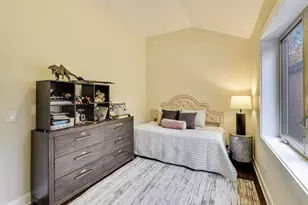 1045 W 34th Pl, Chicago, IL 60608 - Photo 18