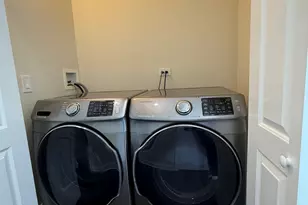 1045 W 34th Pl, Chicago, IL 60608 - Photo 22