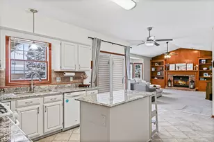 3 Earl's Ct, Bloomington, IL 61704 - Photo 16