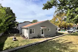 112 Cedarbend Dr, Romeoville, IL 60446 - Photo 2