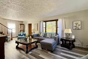 1016 Kingsway Ave, Rockford, IL 61108 - Photo 2