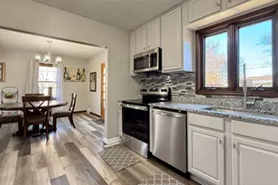 1016 Kingsway Ave, Rockford, IL 61108 - Photo 8