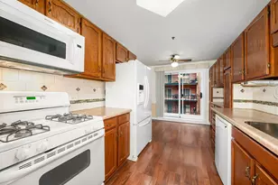 127 Acacia Circle, Indian Head Park, IL 60525 - Photo 8