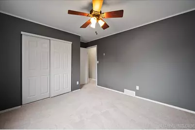 1009 Sutton Drive, Crystal Lake, IL 60014 - Photo 28