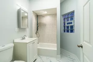 6961 S Eberhart Ave, Chicago, IL 60637 - Photo 18