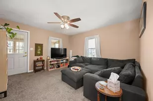 732 Park Ave, Sycamore, IL 60178 - Photo 6