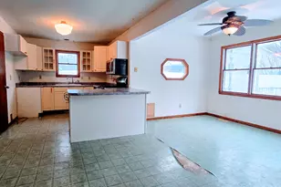 1115 S Clapper Ct, Mahomet, IL 61853 - Photo 2