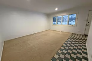 470 Northview Ln, Hoffman Estates, IL 60169 - Photo 4