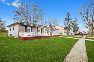 228 Kosan Cir, Streamwood, IL 60107 - Photo 2