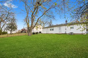 228 Kosan Cir, Streamwood, IL 60107 - Photo 16