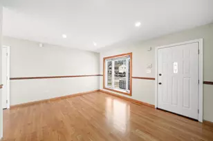 228 Kosan Cir, Streamwood, IL 60107 - Photo 8