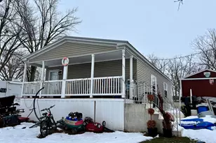 27 Lakeview Rd, Gays, IL 61928 - Photo 2