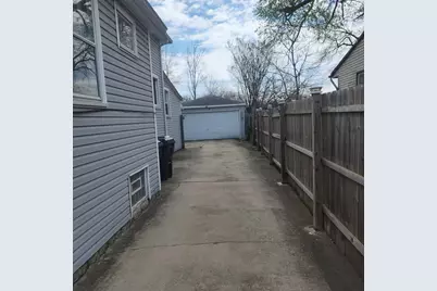 14951 Riverside Drive, South Holland, IL 60473 - Photo 2