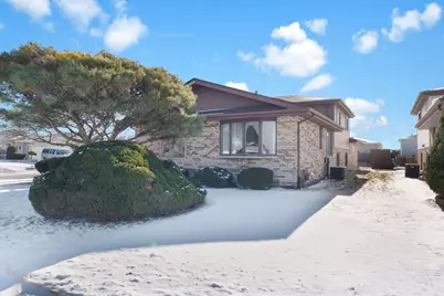 5841 W 75th Place, Burbank, IL 60459 - Photo 4