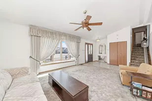 5841 W 75th Pl, Burbank, IL 60459 - Photo 6