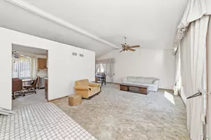 5841 W 75th Pl, Burbank, IL 60459 - Photo 8