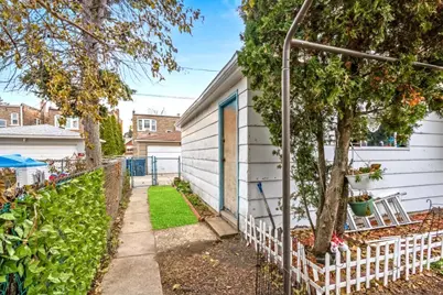 2420 S 61st Avenue, Cicero, IL 60804 - Photo 36